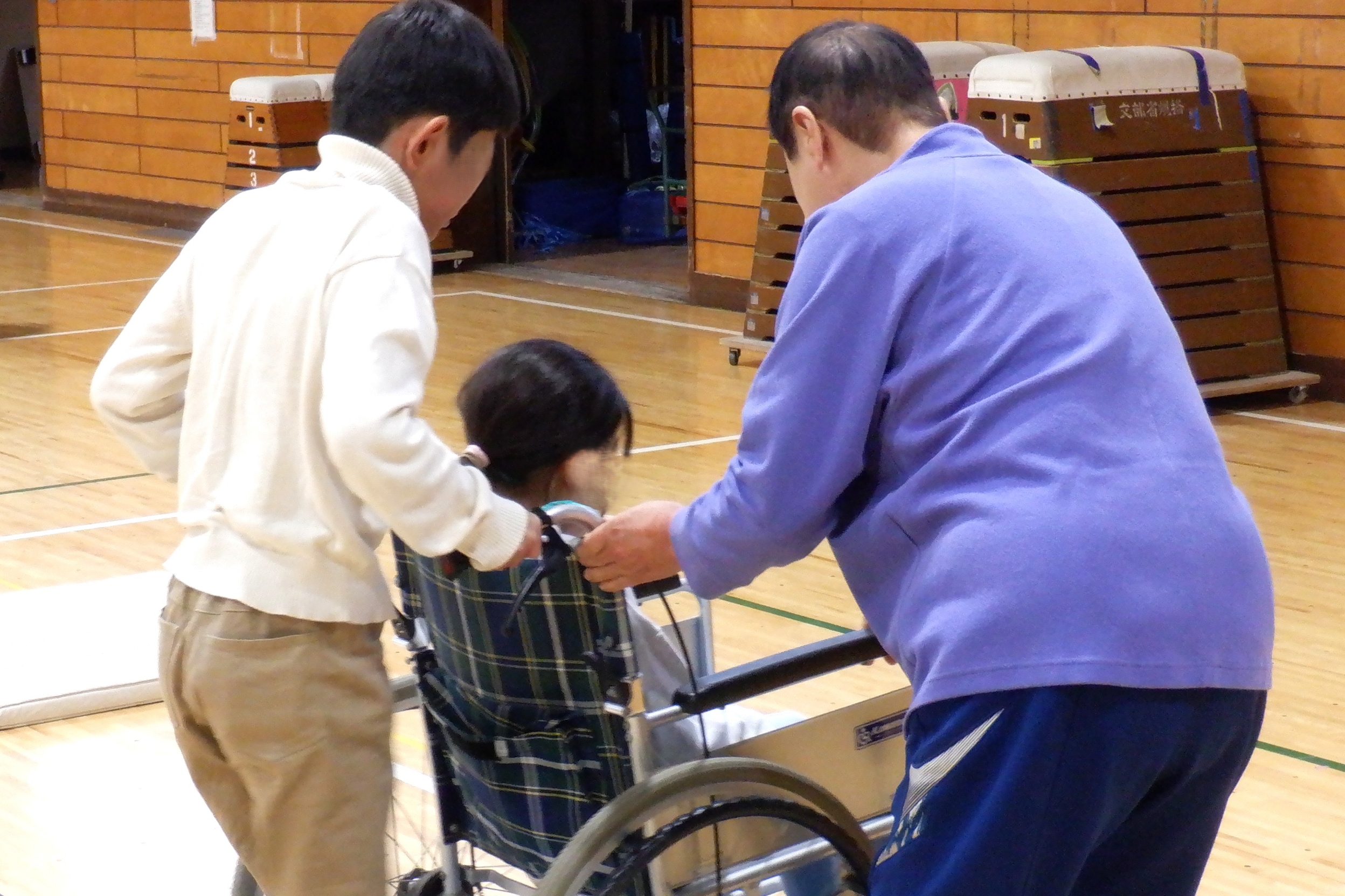 学校での福祉体験授業やボランティア体験の様子