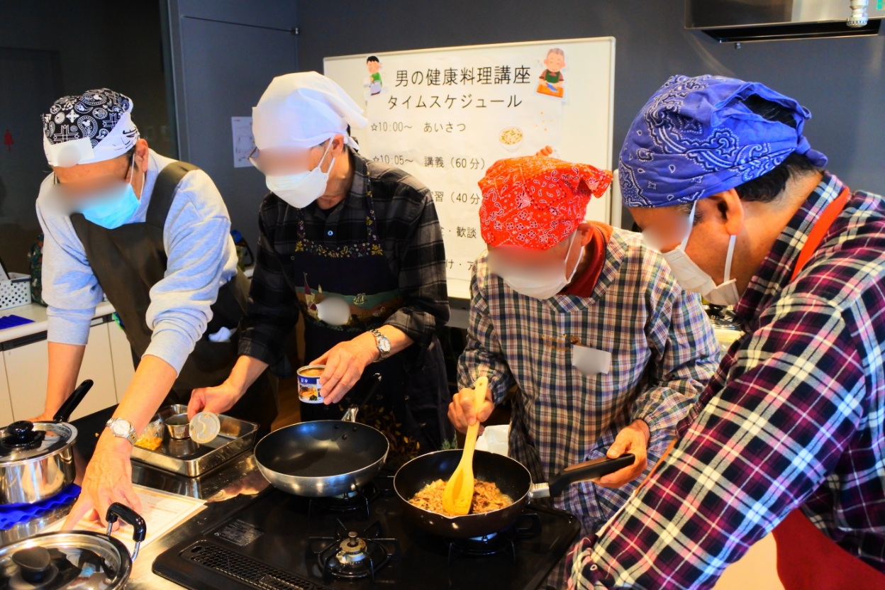 ボランティア講座に参加した市民が学んでいる様子