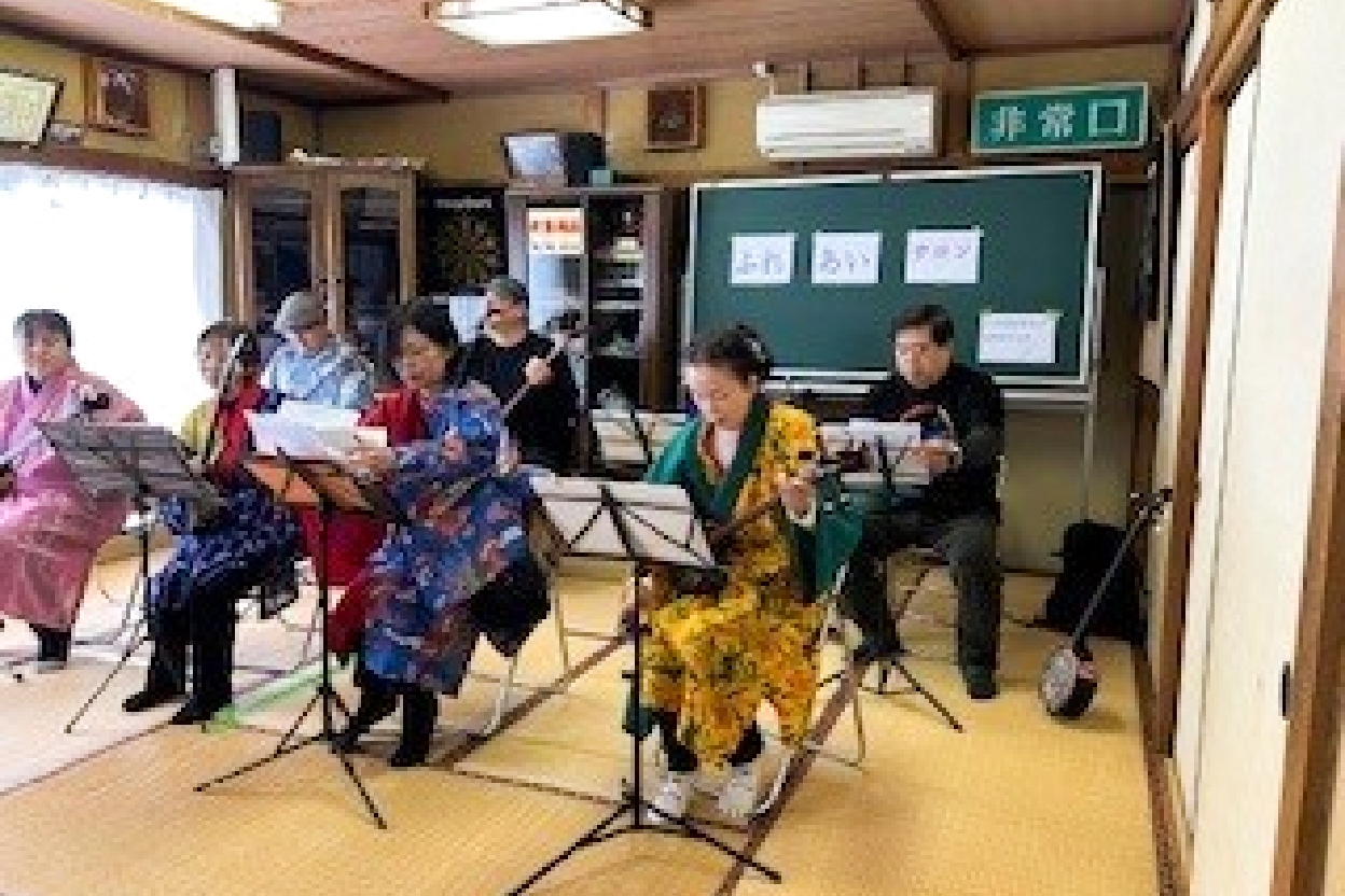 ボランティア団体の活動を支援している様子